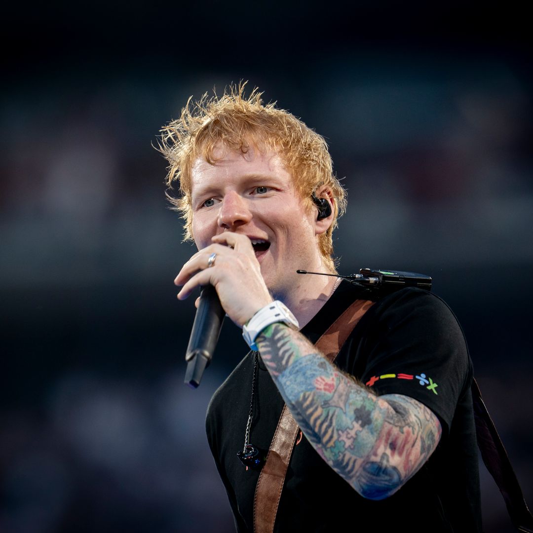 Ed Sheeran se cae nada más subir al escenario: así fue el inicio accidentado de su concierto en Madrid