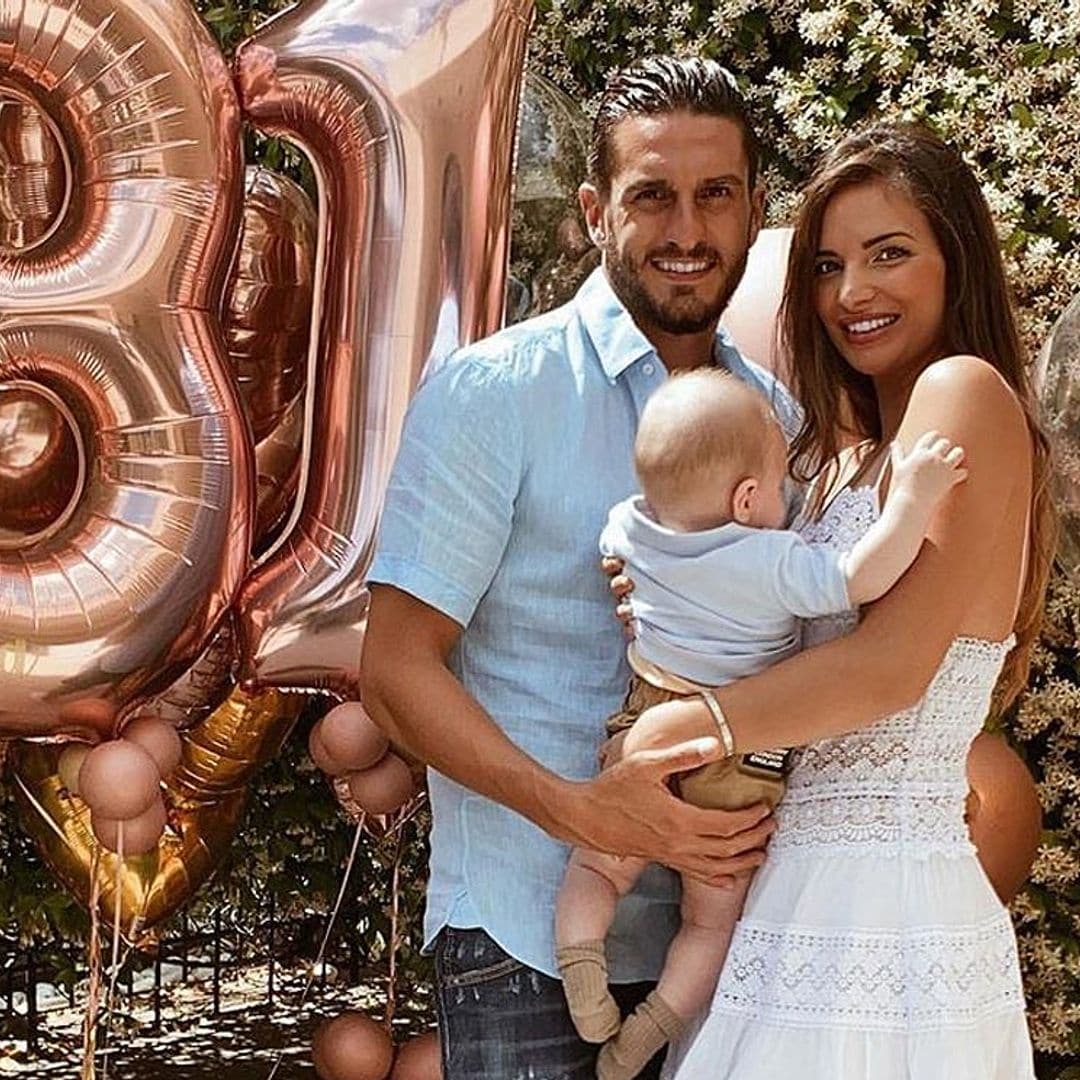 Beatriz Espejel sopla las velas por primera vez con su hijo y un invitado poco habitual