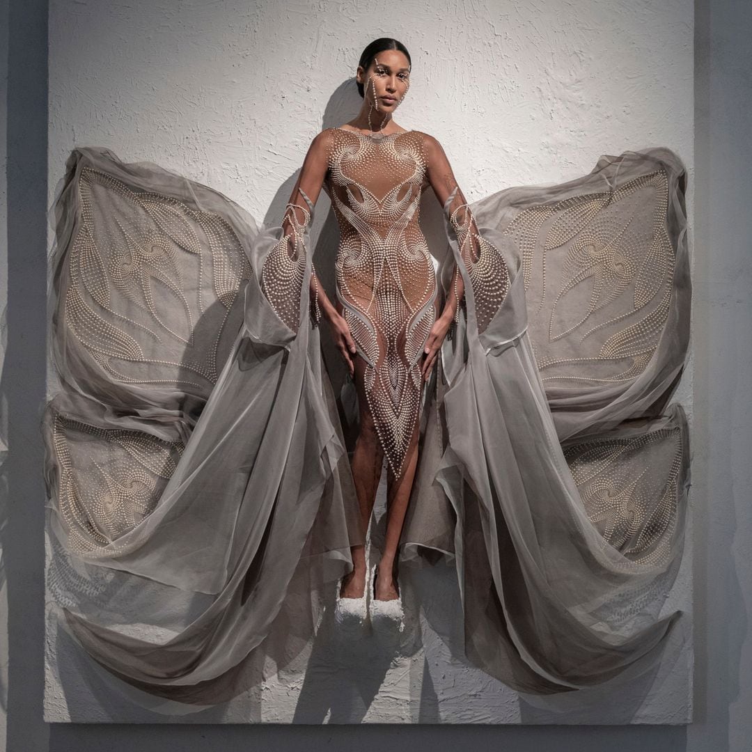 Iris Van Herpen presenta su colección como una exhibición de arte
