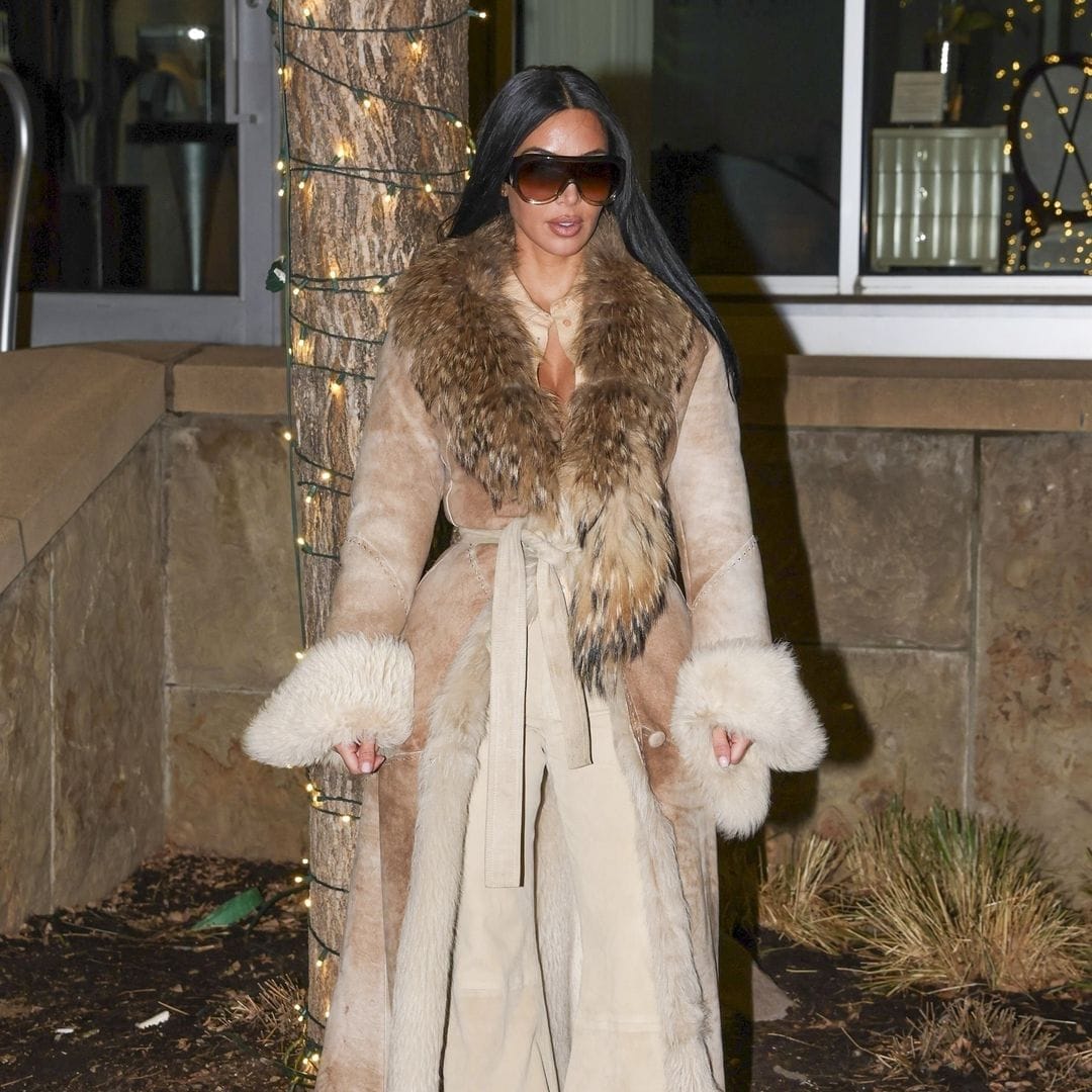 Kim Kardashian lleva su estilo maximalista a las montañas de Aspen