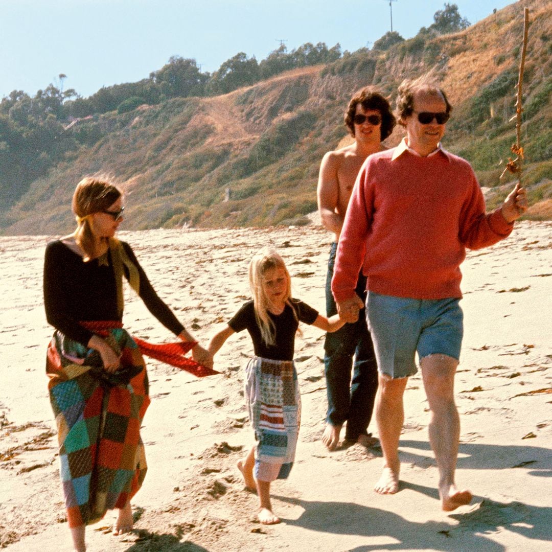 VIDA FAMILIAR
Joan Didion con su marido George Dunne, su hija, Quintana Roo, y su cuñado