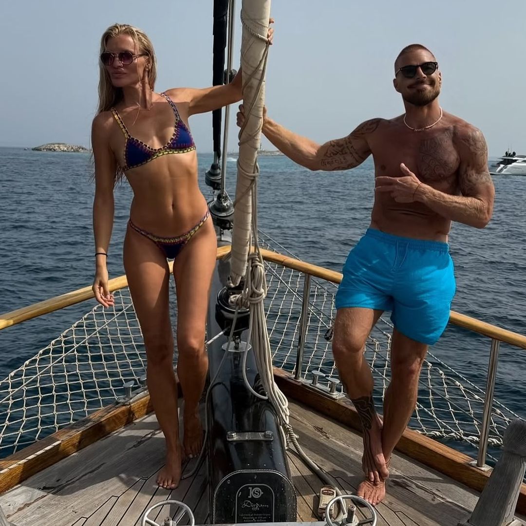Ricky Martin, en su desconocida faceta de actor, deslumbra en Venecia tras pasar el verano con sus hijos y amigas como Esther Cañadas