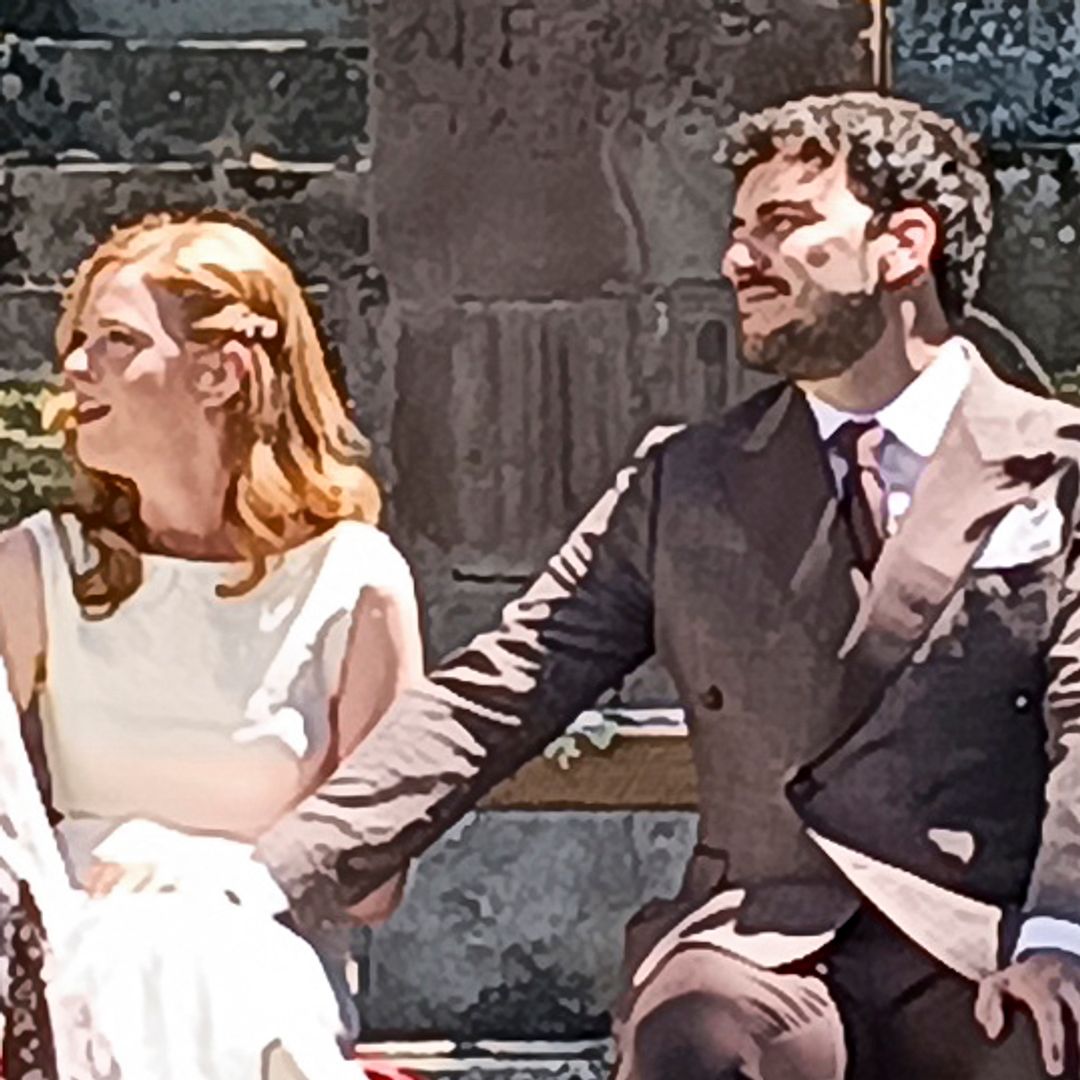FOTOS EXCLUSIVAS. La hija de Jorge Verstrynge se ha casado en La Rioja: todos los detalles de la boda y su espectacular vestido de novia