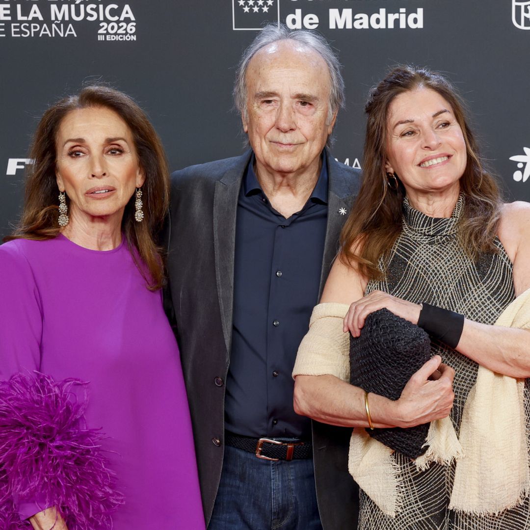 La emoción de Serrat en la noche que recibe el Premio de Honor de la Academia de la Música: "Es el resultado de la supervivencia"