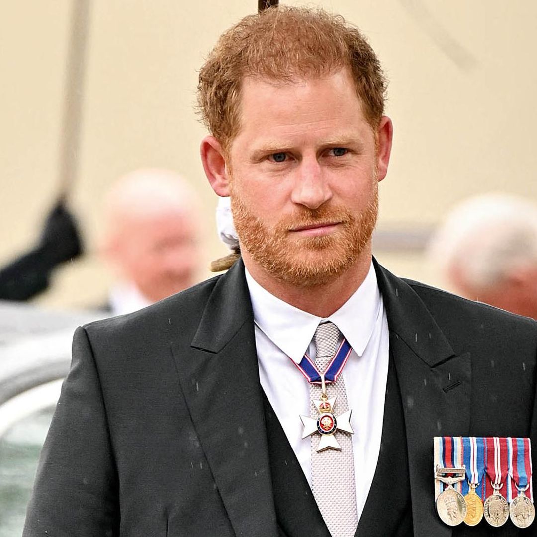 La soledad de Harry el día de la coronación de su padre
