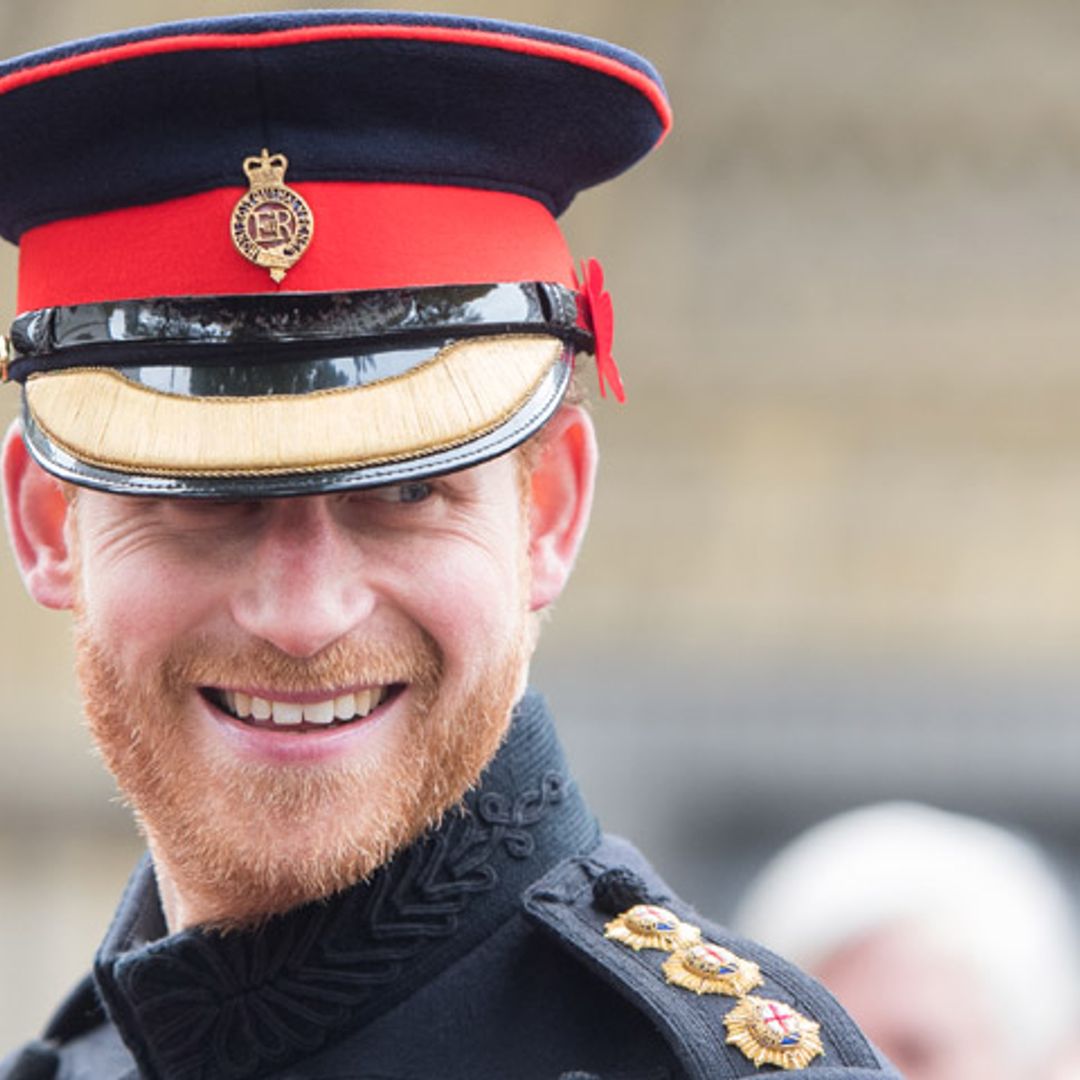 El príncipe Harry bromea acerca de por qué su novia, Meghan Markle, no le acompaña en sus compromisos