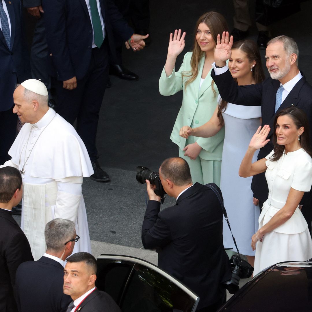 Así fue la despedida secreta de José Luis Martínez-Almeida y Teresa Urquijo a los Reyes