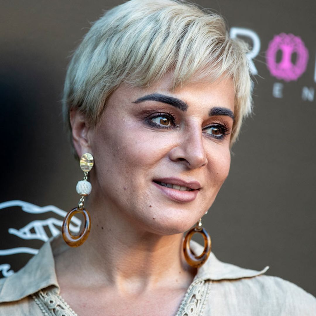 Ana María Aldón se emociona al recordar su dolorosa infancia y responde a Michu sobre su boda con José Fernando