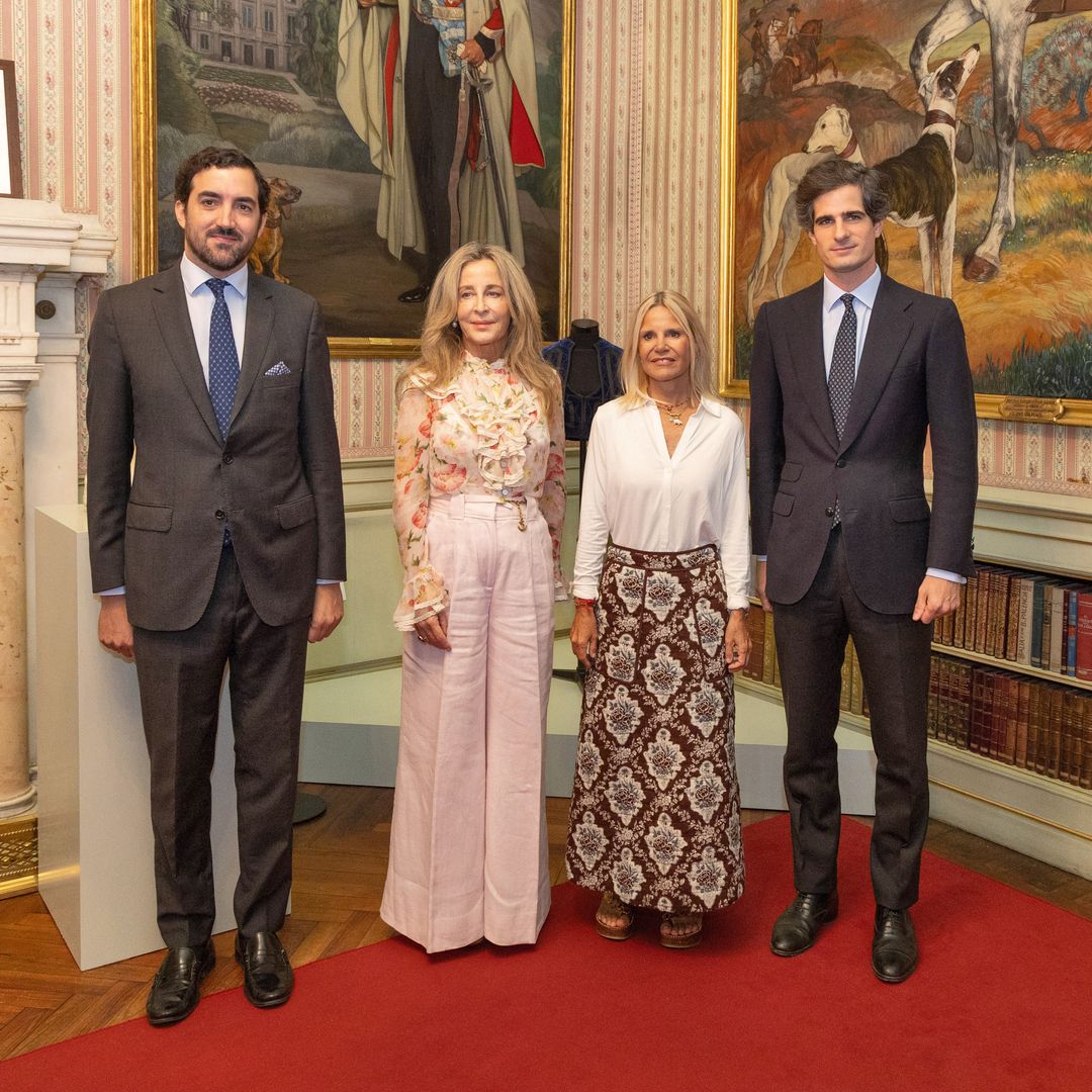 Una cita en Liria: recorremos con Eugenia Martínez de Irujo la exposición de Cayetana de Alba un día antes de su inauguración