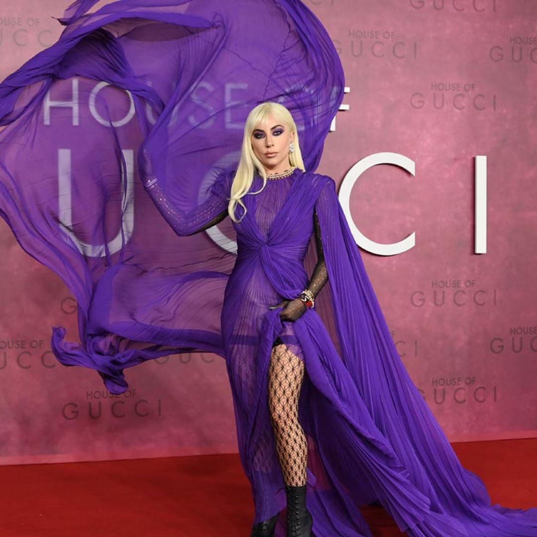 Lady Gaga paraliza Londres gracias a su espectacular vestido con capa