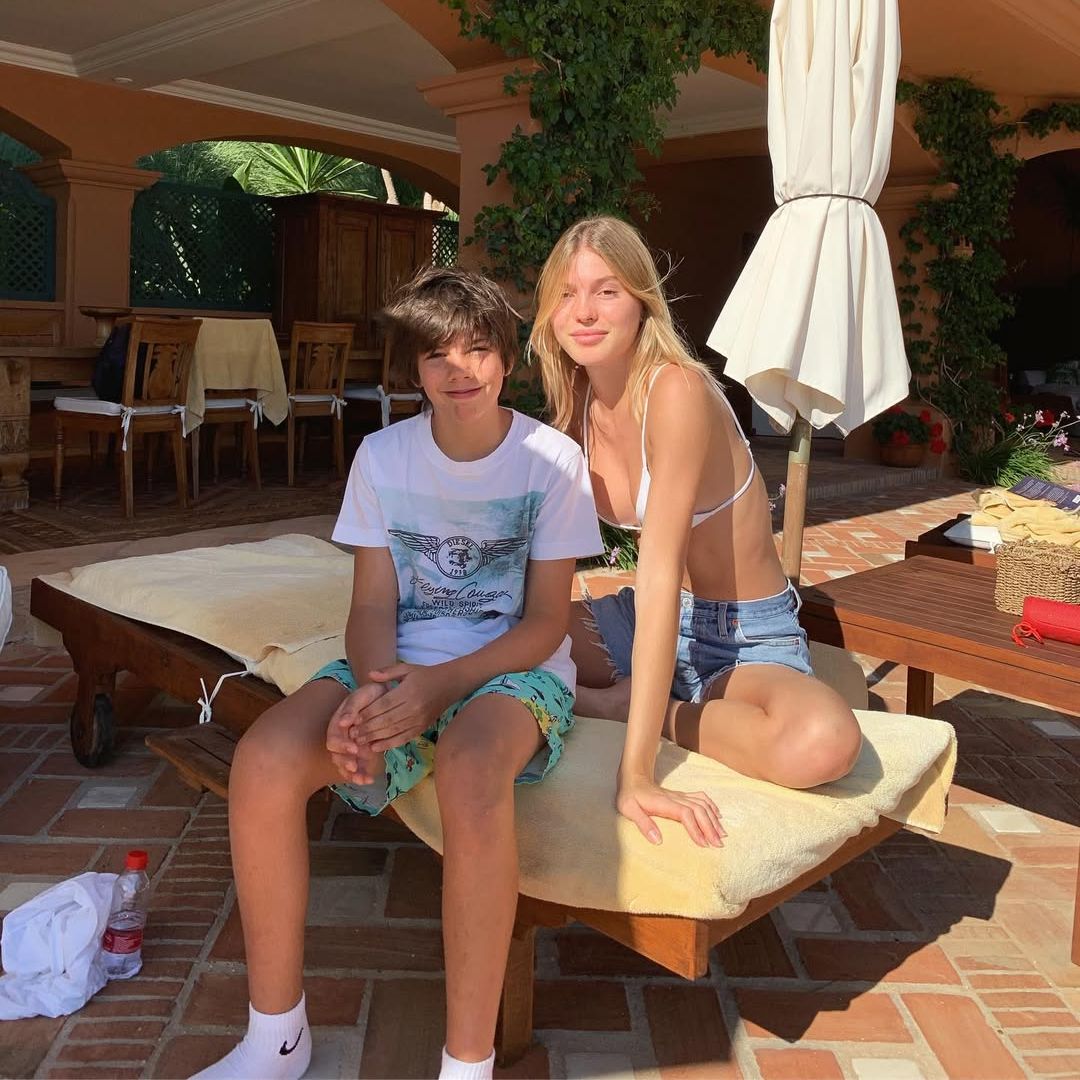 Guillermo, el hijo de 18 años de Julio Iglesias, ha heredado su talento: el vídeo interpretando una canción de su padre