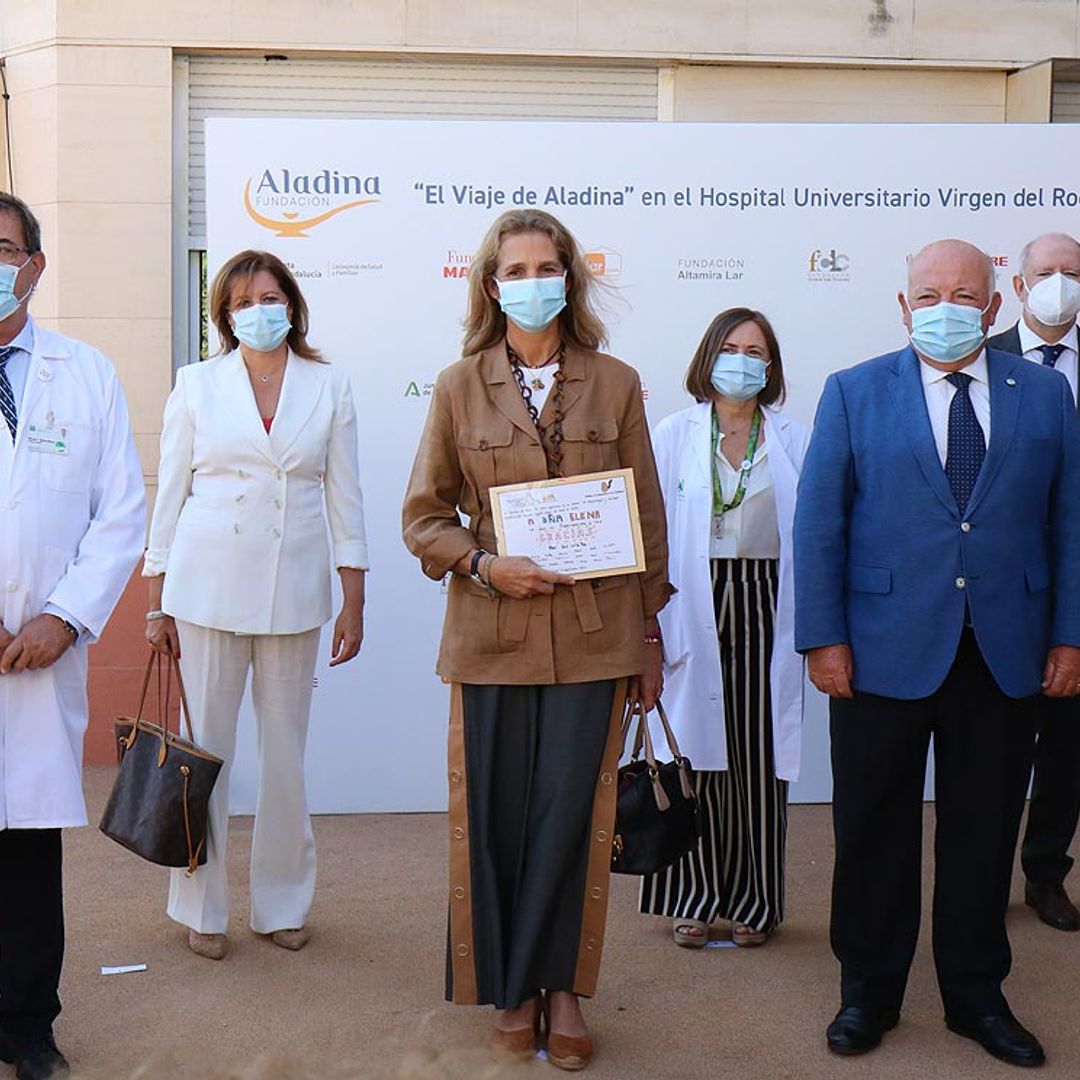 La infanta Elena y su 'viaje' solidario con los niños enfermos de cáncer