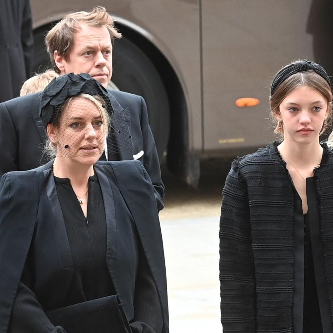 Sin títulos y alejados del círculo real, ¿Cómo es la relación de la reina Camilla con sus hijos?
