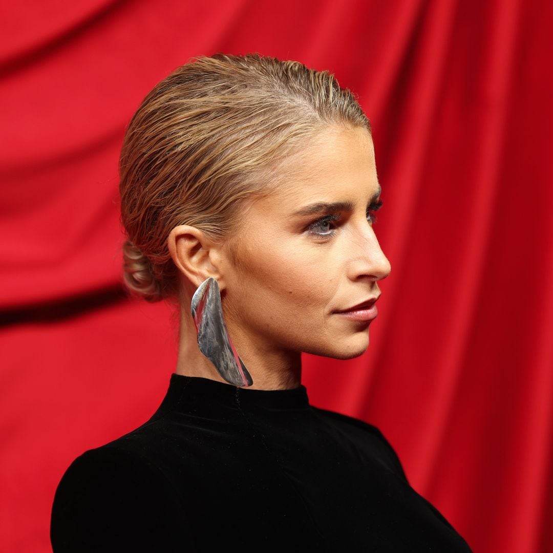 8 peinados para invitadas de boda con media melena que serán tendencia en 2026