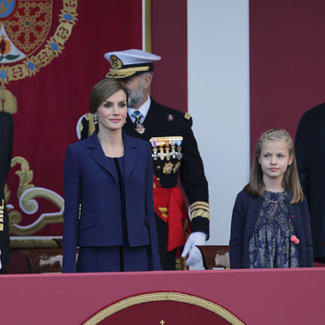 Los Reyes presiden el desfile de la Fiesta Nacional junto a sus hijas