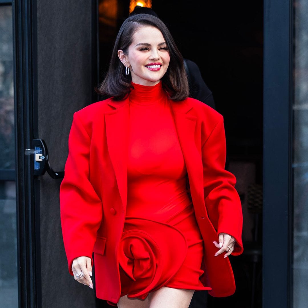 La minifalda floral de Selena Gomez, un lujo que H&M podría hacer realidad en nuestros armarios