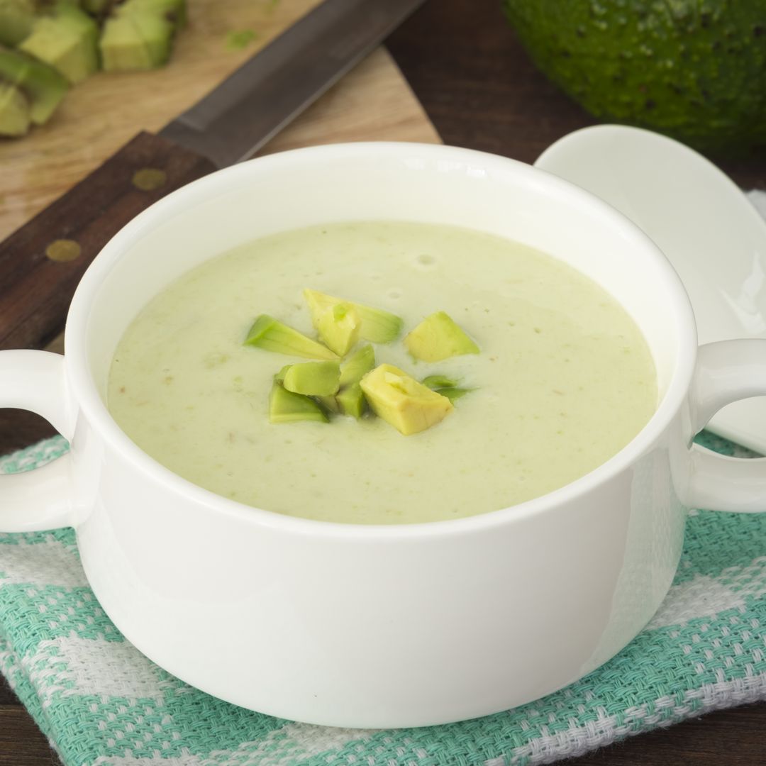 LA RECETA FRESQUITA DEL DÍA. Crema fría de aguacate que te salva cualquier comida veraniega con solo 4 ingredientes