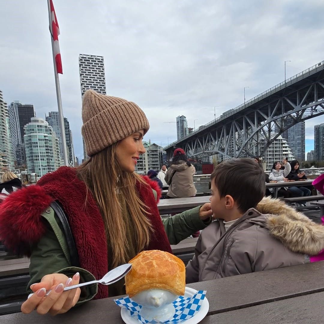 Claudia Álvarez comparte los recuerdos más especiales de su viaje a Vancouver con su hijo