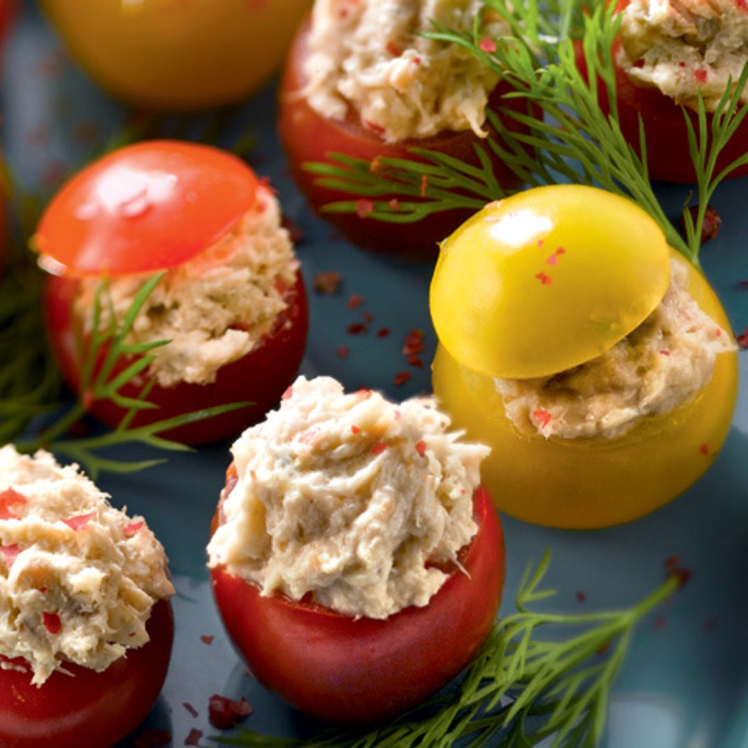 Tomates 'cherry' rellenos de atún y mejillones