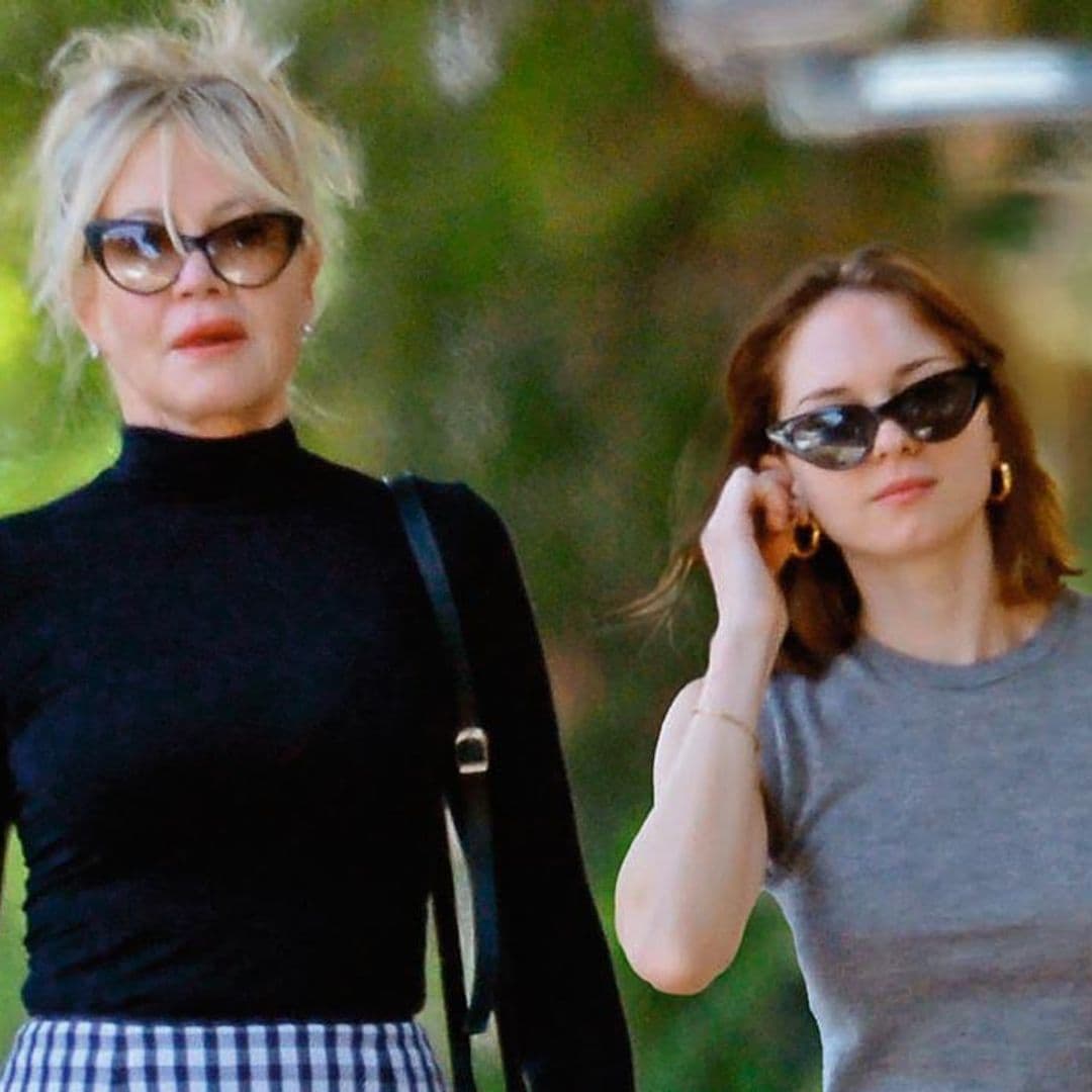 Melanie Griffith y Stella Banderas: las imágenes que demuestran la conexión de estilo (y mucho más) de madre e hija
