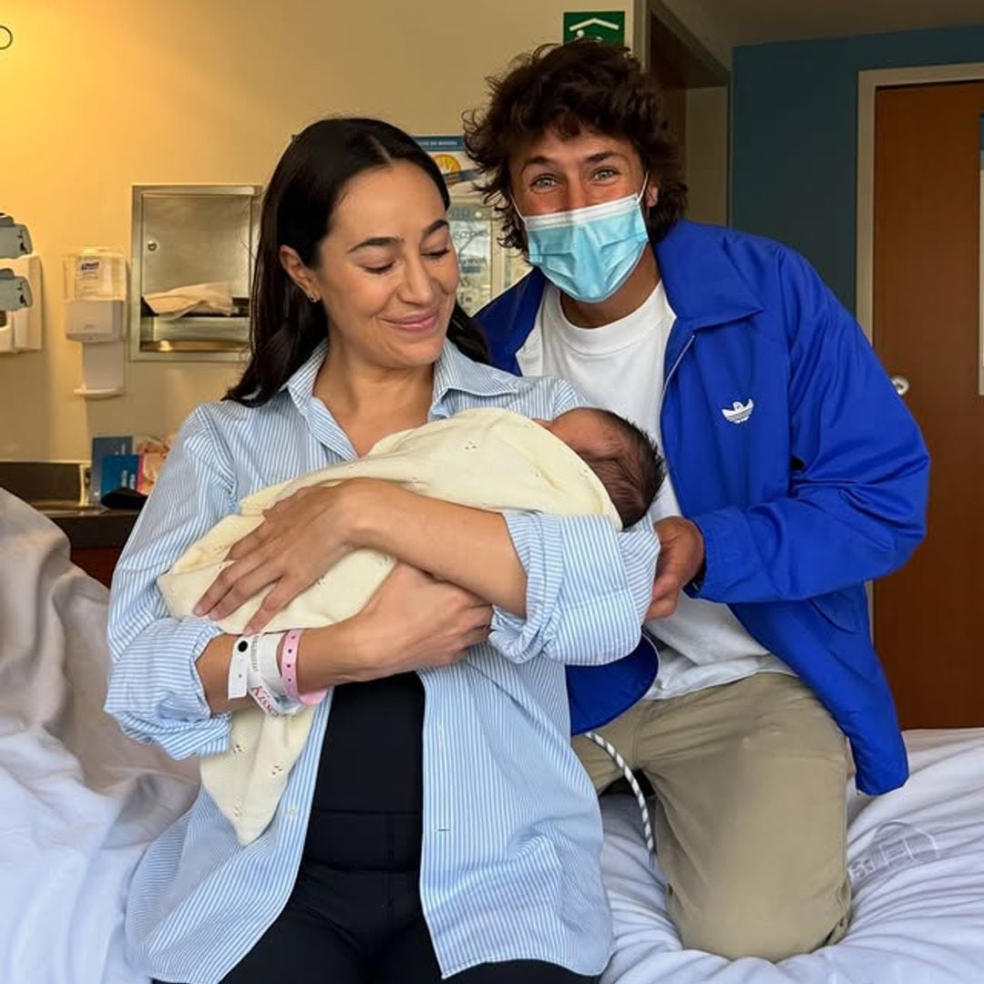 Juanpa Zurita debuta como tío tras el nacimiento de la hija de su hermana Paola