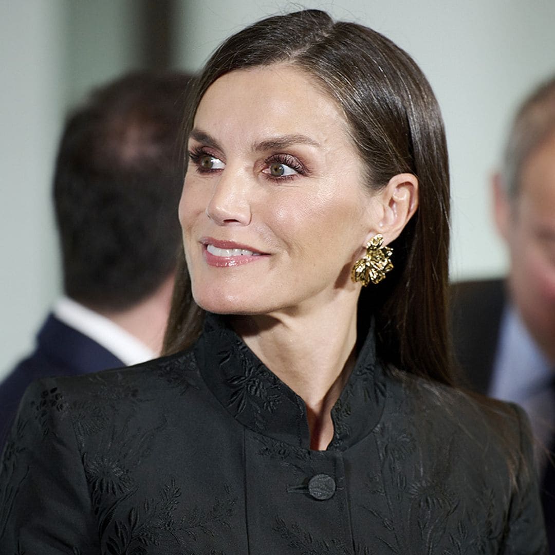 Consigue la melena extralisa de la reina Letizia con estos productos y consejos de experto