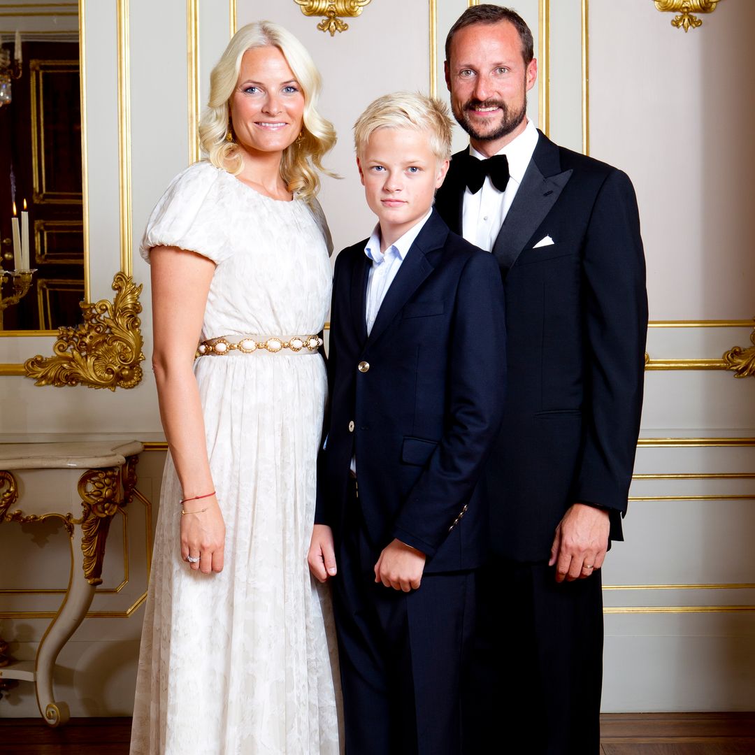 La historia de Marius, el niño que representó a la nueva monarquía y hoy está solo en el tribunal