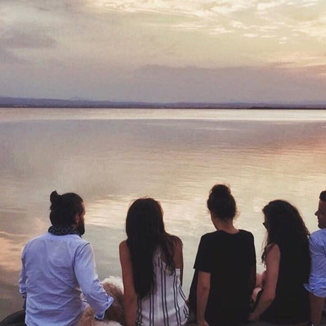 Raquel del Rosario se reencuentra con su familia para despedir a Edu del Prado