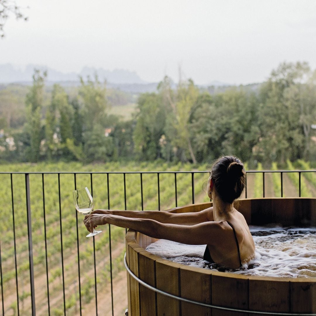 El fin de semana perfecto existe: dormir entre viñas y brindar en una cata de vinos