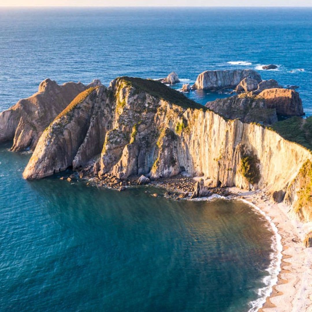 Asturias: dos pueblos de postal y una costa de vértigo