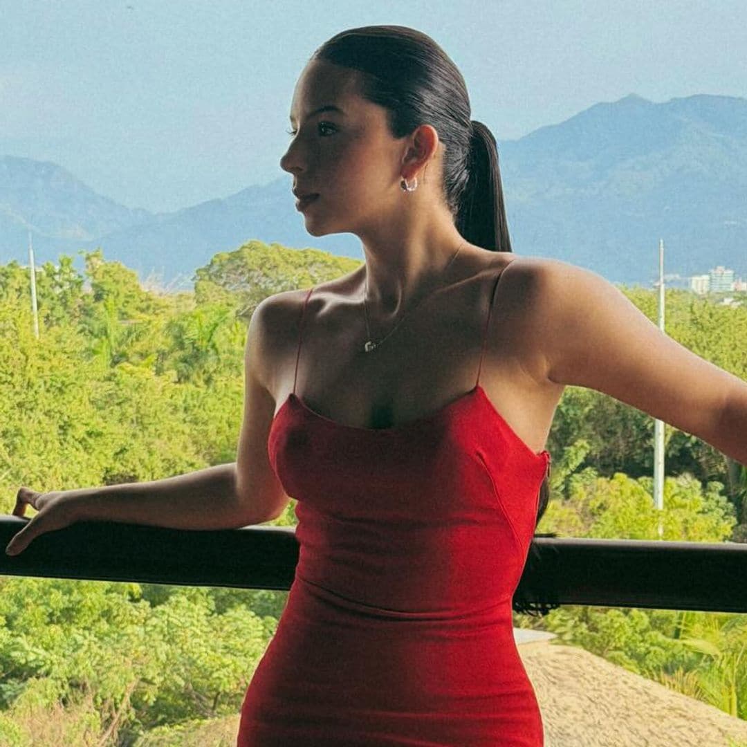 Ángela Aguilar deslumbra vestida de rojo y provoca los piropos de Christian Nodal