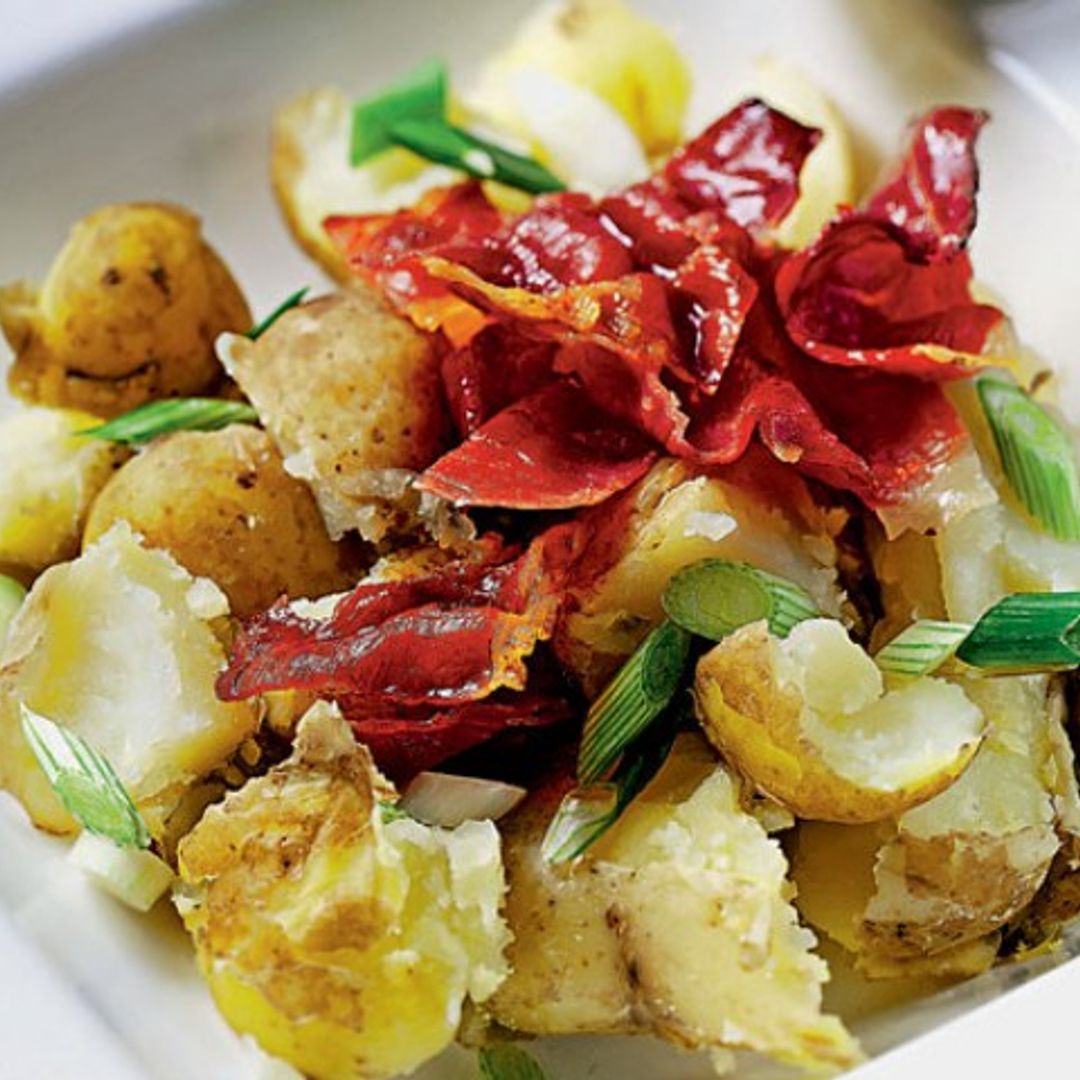 Ensalada de patatas y queso fresco con jamón