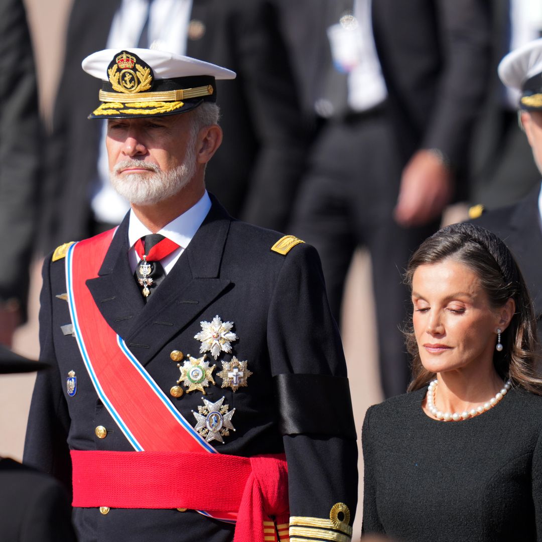 El rey Felipe VI, impecable con un uniforme lleno de simbolismo: el significado de sus condecoraciones con guiño a Noruega