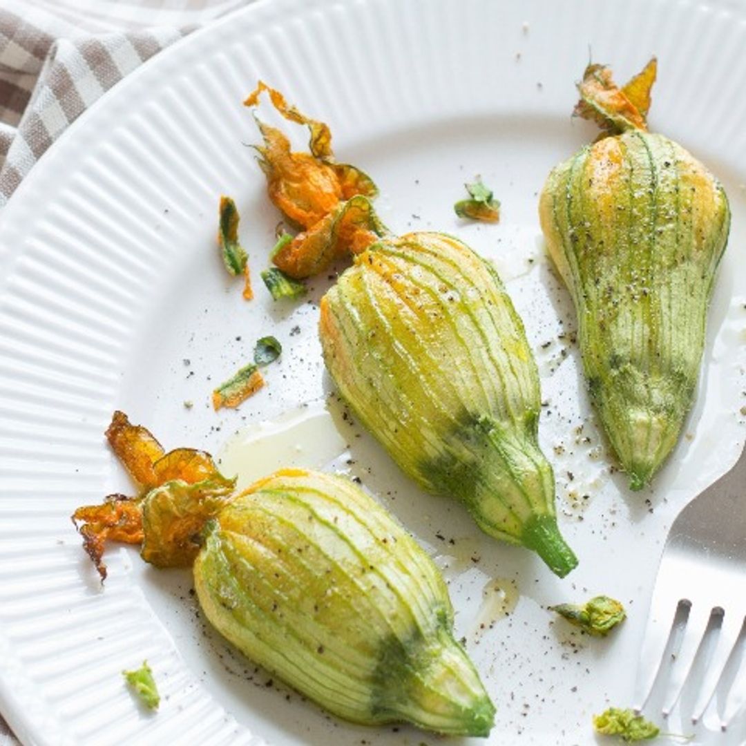 Tempura de flores de calabacín rellenas de queso