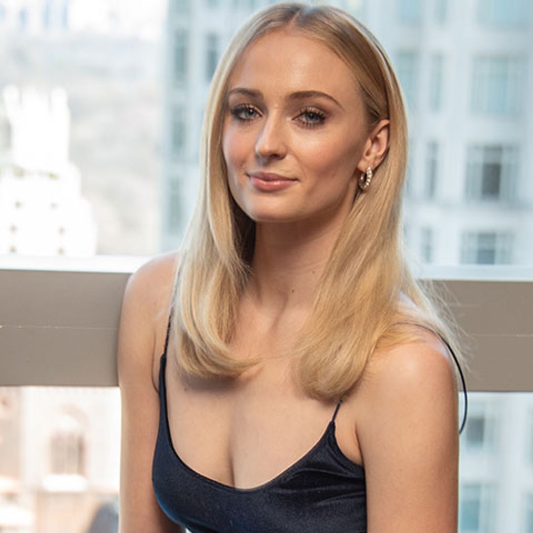 Sophie Turner, la novia romántica que cambió vestido por pantalón 'palazzo'