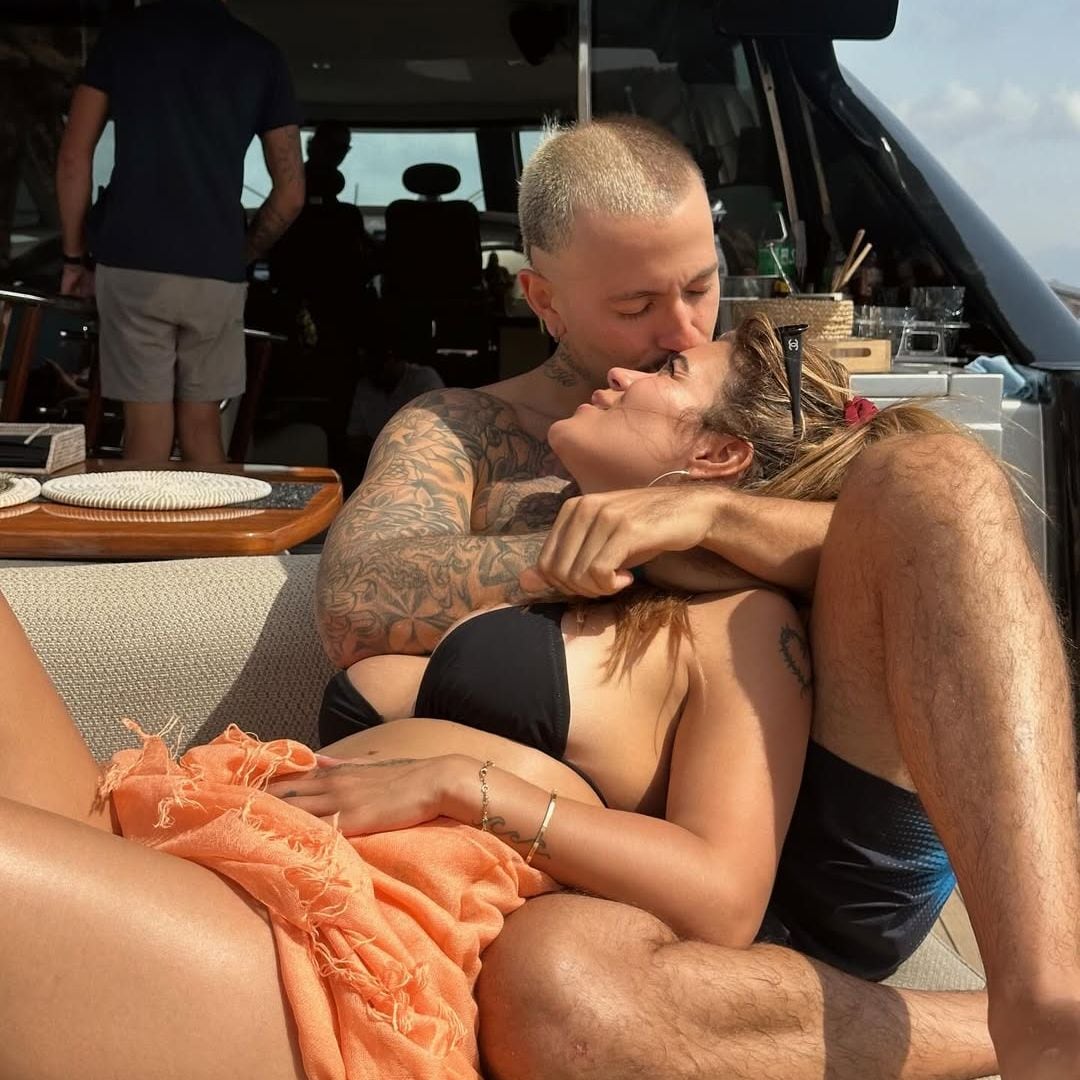 Karol G durante sus vacaciones de verano en la isla de Ibiza donde ha estado este mes de julio