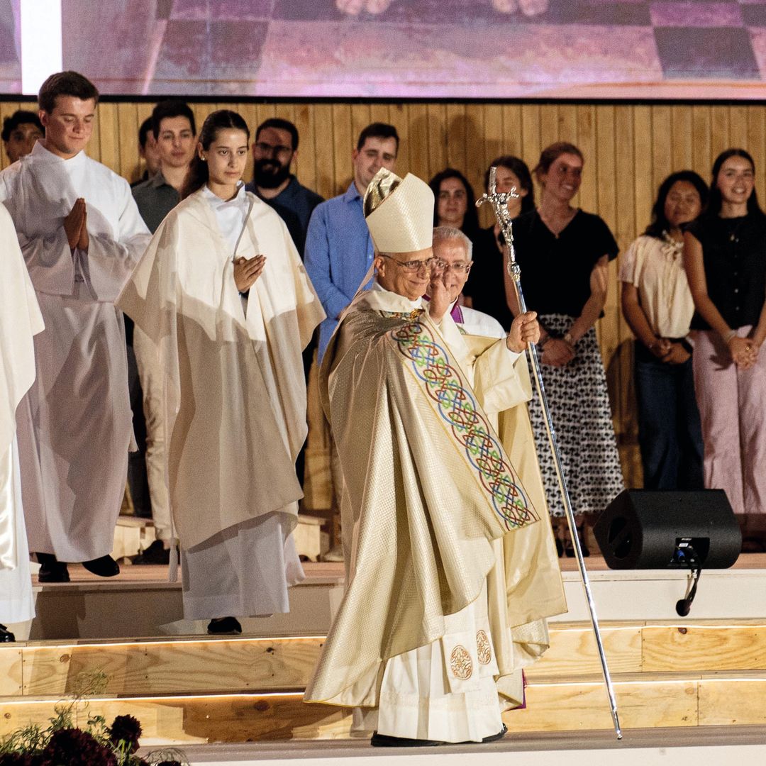 El papa en su encuentro con jóvenes