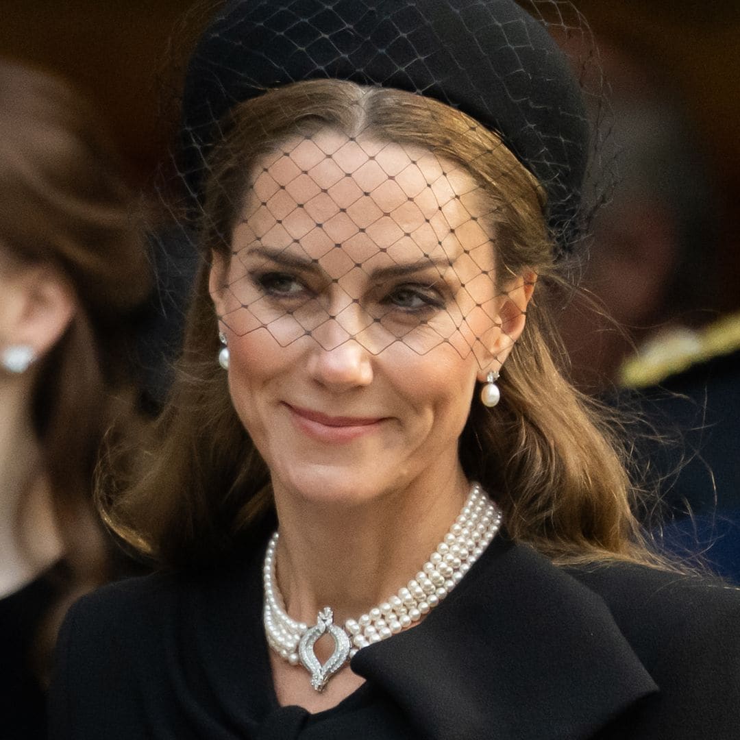 Por qué las perlas son las joyas del luto real: el collar histórico que Kate Middleton ha llevado al funeral 