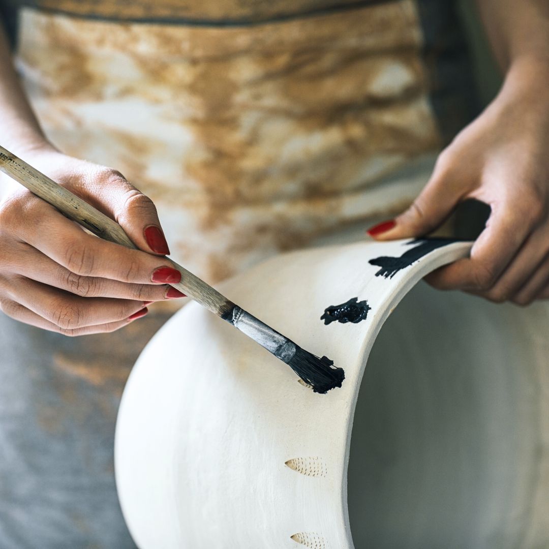 5 talleres originales en Madrid para sacar tu lado creativo: cerámica, perfumes, moda y cócteles