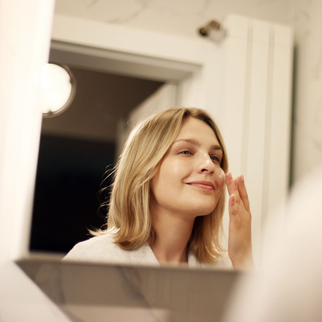 Adiós manchas en 14 días: la crema de Amazon que está revolucionando las rutinas de noche