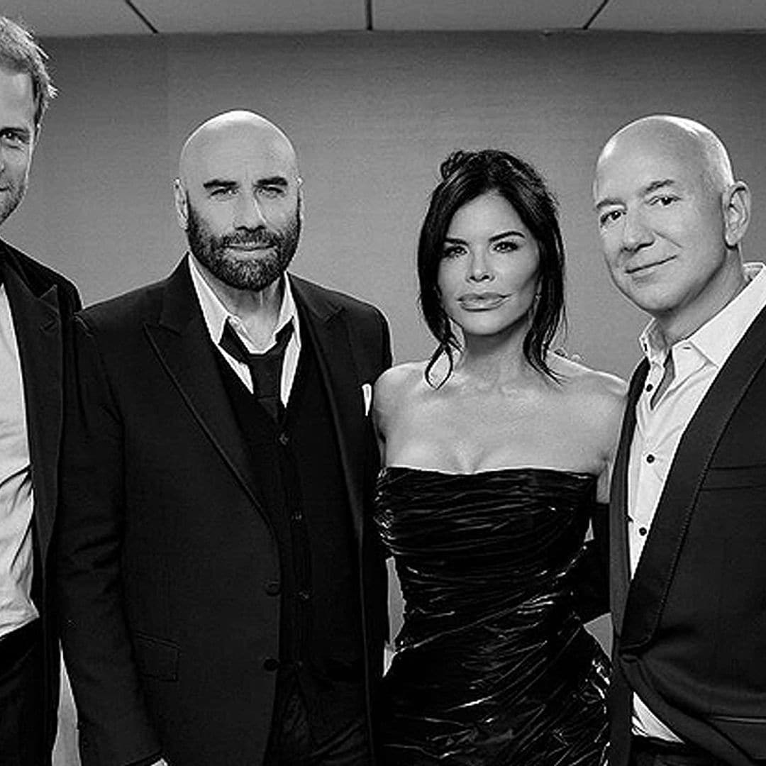 Así vivió el príncipe Harry su gran noche junto a Jeff Bezos y John Travolta