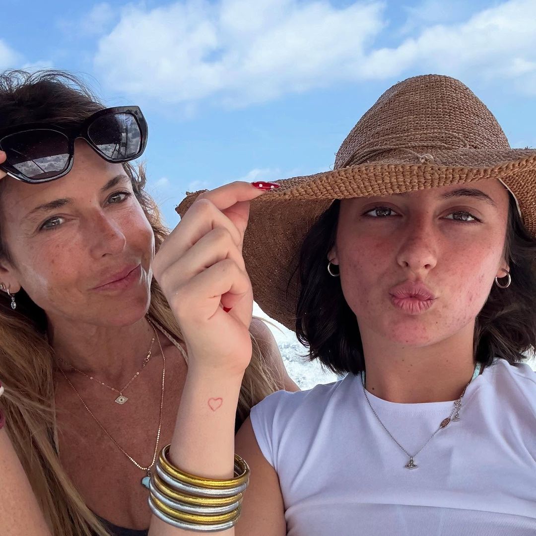 Maky presume vistazos de sus vacaciones por Ibiza junto a sus hijas, Mía y Azul, y su novio