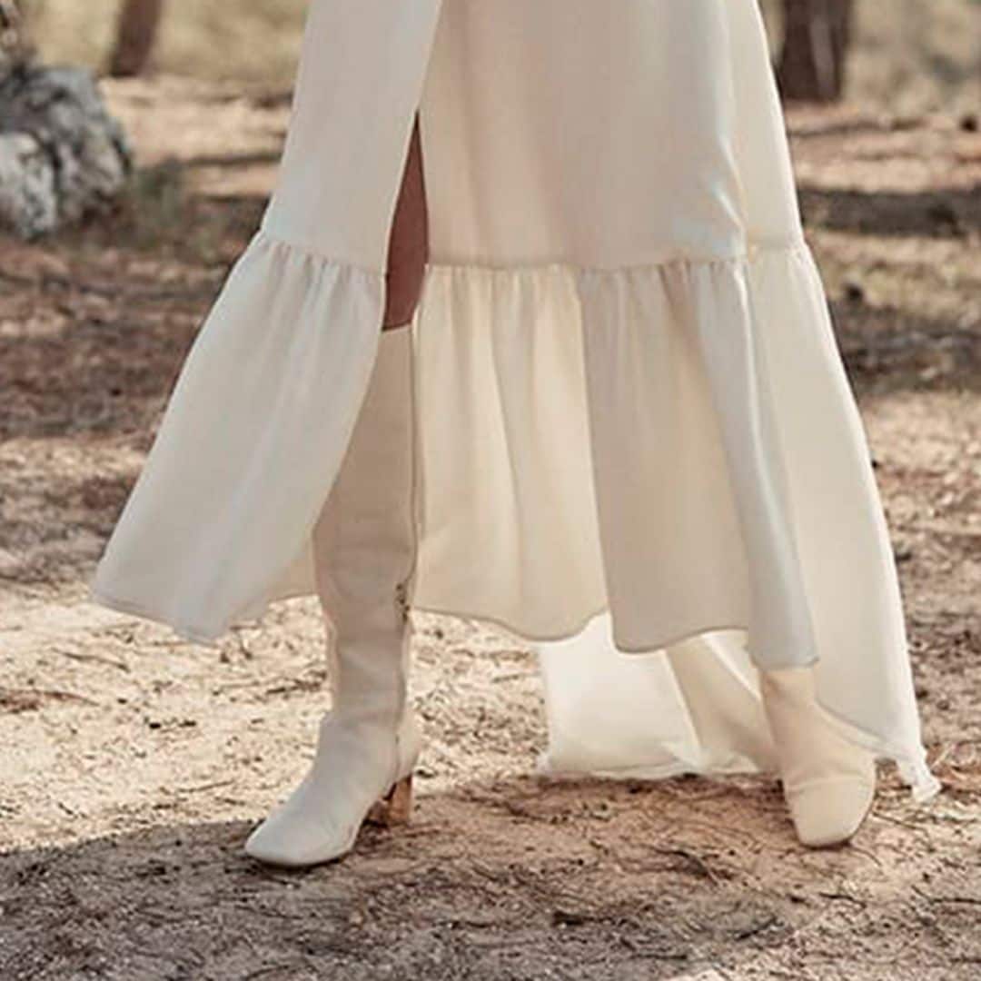 Botas y botines para novias que no quieren zapatos durante la estación más fría