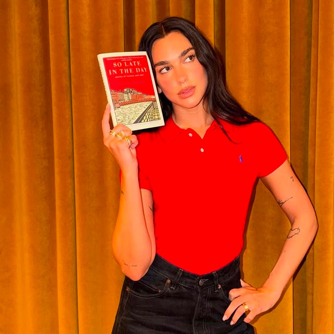 Dua Lipa desafía al poder y abre en Oporto un santuario para 100 libros censurados: las obras prohibidas que quiere que leas