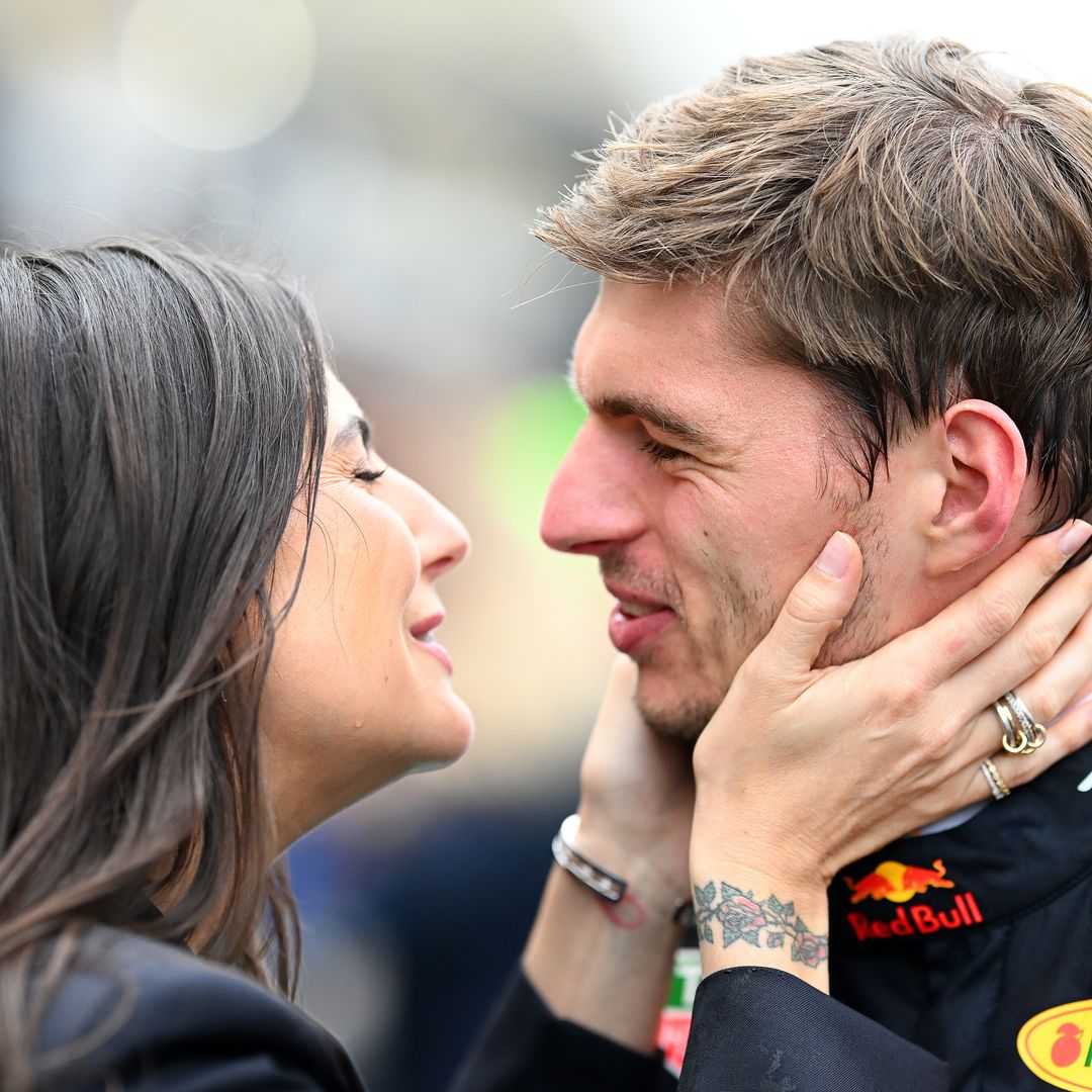Max Verstappen comparte por primera vez una imagen con su bebé en brazos y demuestra que es todo un padrazo