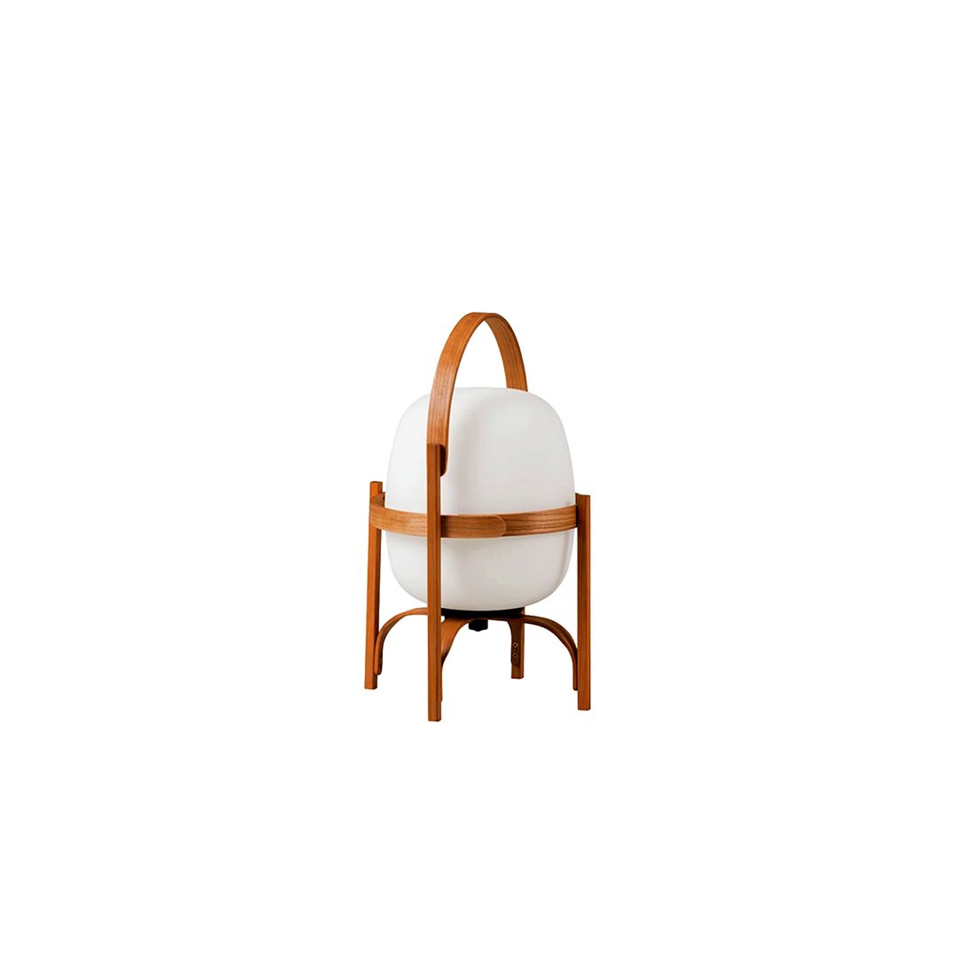 Lámpara Cesta,
de Miguel Milá para Santa & Cole (944 €).
