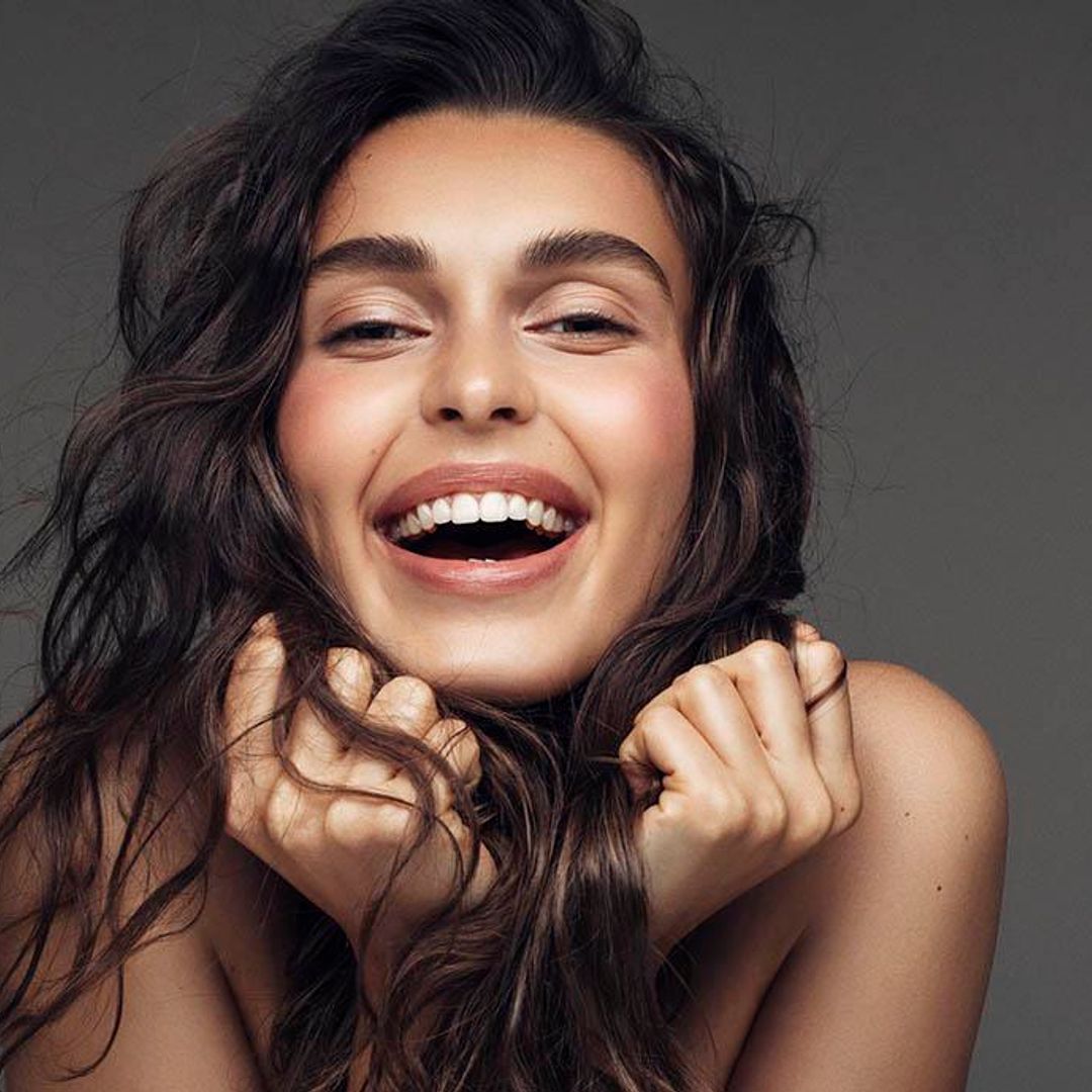 Dile adiós al bad-hair-day con los 9 mejores anti frizz