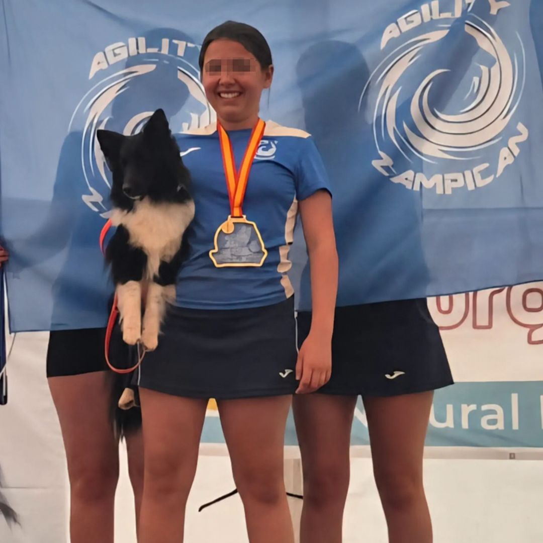 Muere con solo 13 años Eva Miravet, la joven promesa del agility, en un accidente de tráfico junto a su perro Pan