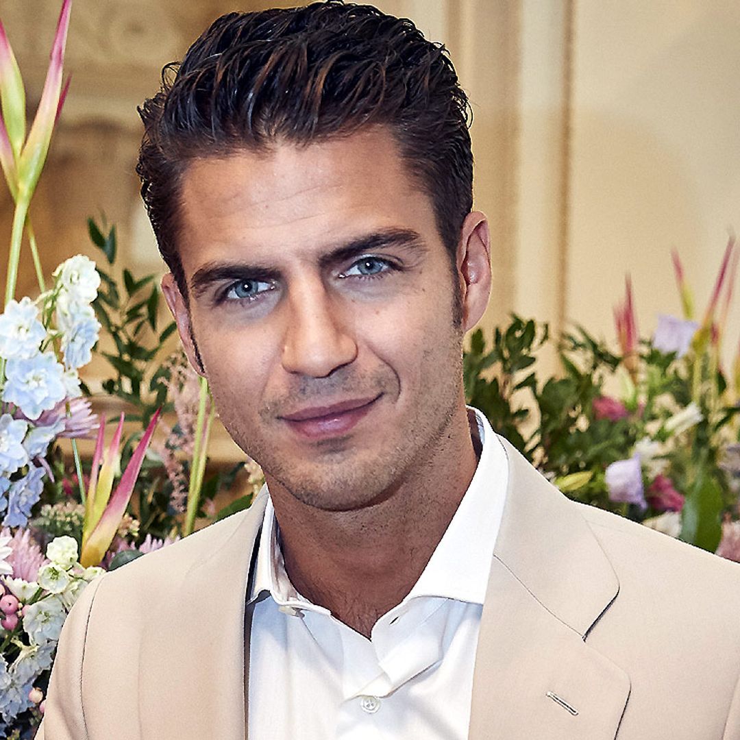 Maxi Iglesias, que cumple 20 años como actor, se sincera sobre su etiqueta de guapo: '¿No es lo que queremos todos?'