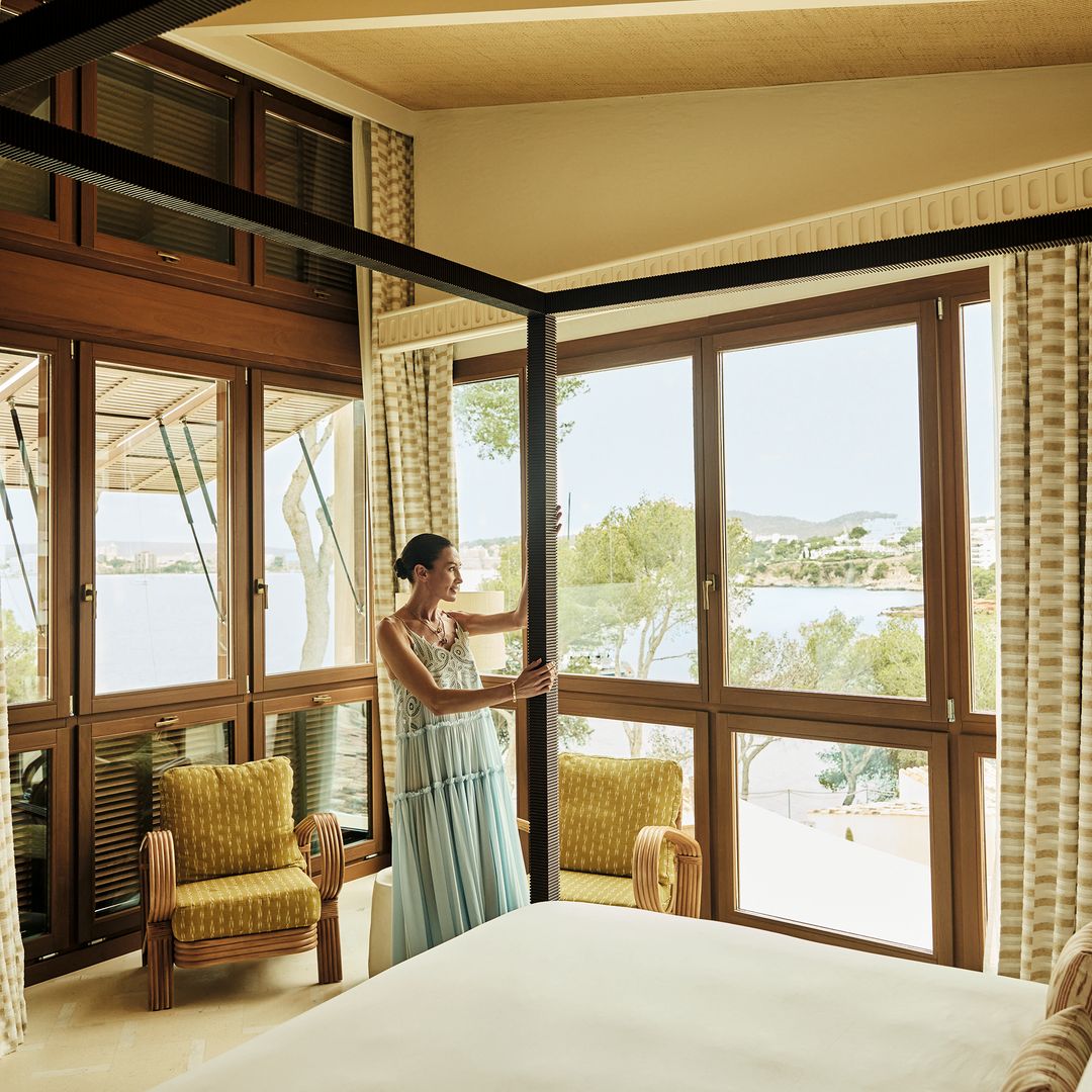 La modelo internacional Nieves Álvarez en el hotel Mandarin Oriental Punta Negra de Mallorca, una de las inauguraciones más potentes de 2026 en la isla balear y en España. Allí hemos podido hablar con ella de viajes, pasados y futuros, y sueños, cumplidos y por cumplir.